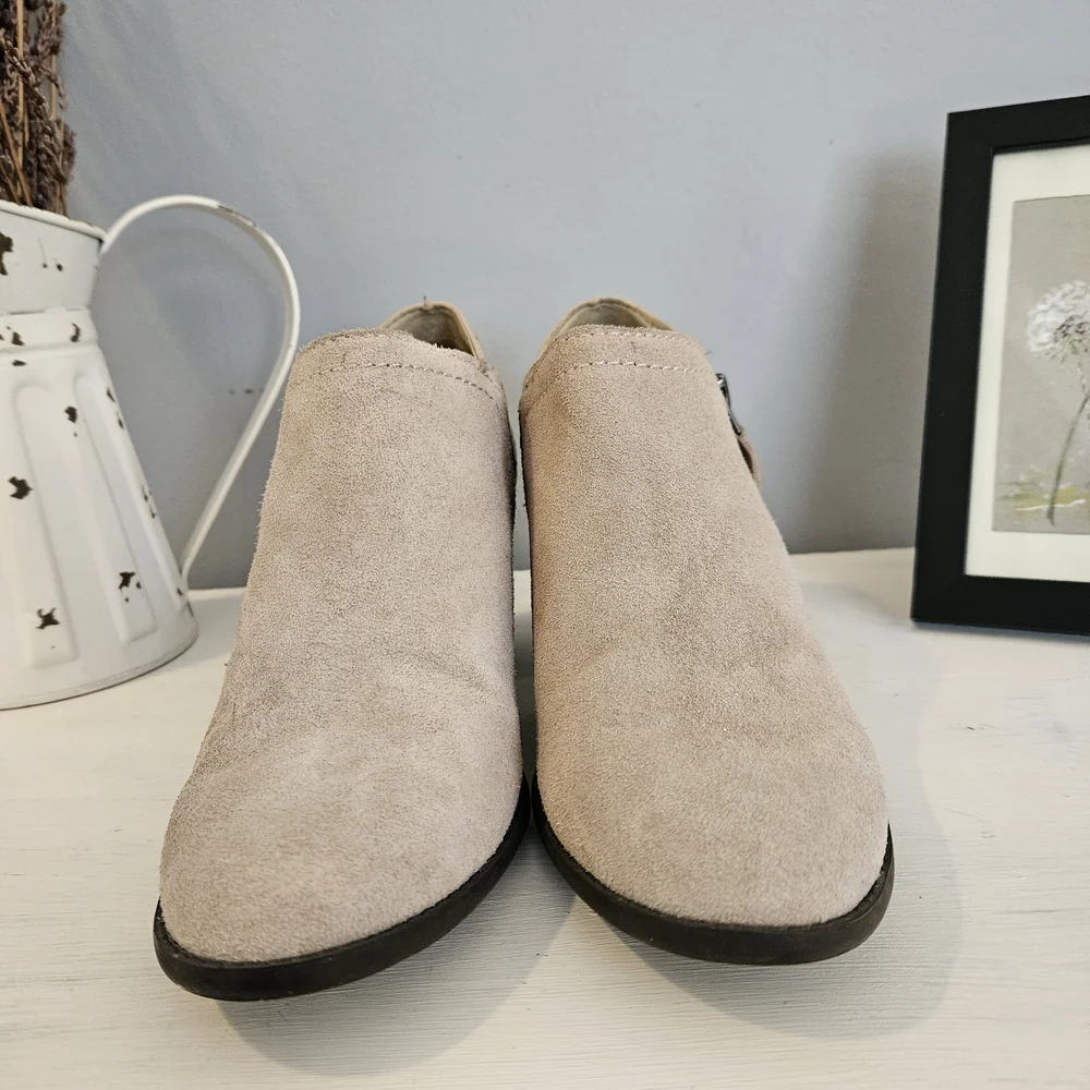 Dr. Scholl's Beige Leather/Suede Ankle Booties with Perforated Detail Sz 8M EUC - Picture 4 of 7